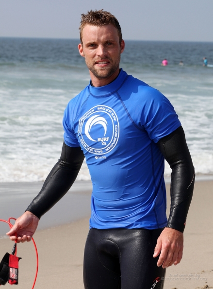 famous__jesse-spencer__surf2424_595.jpg